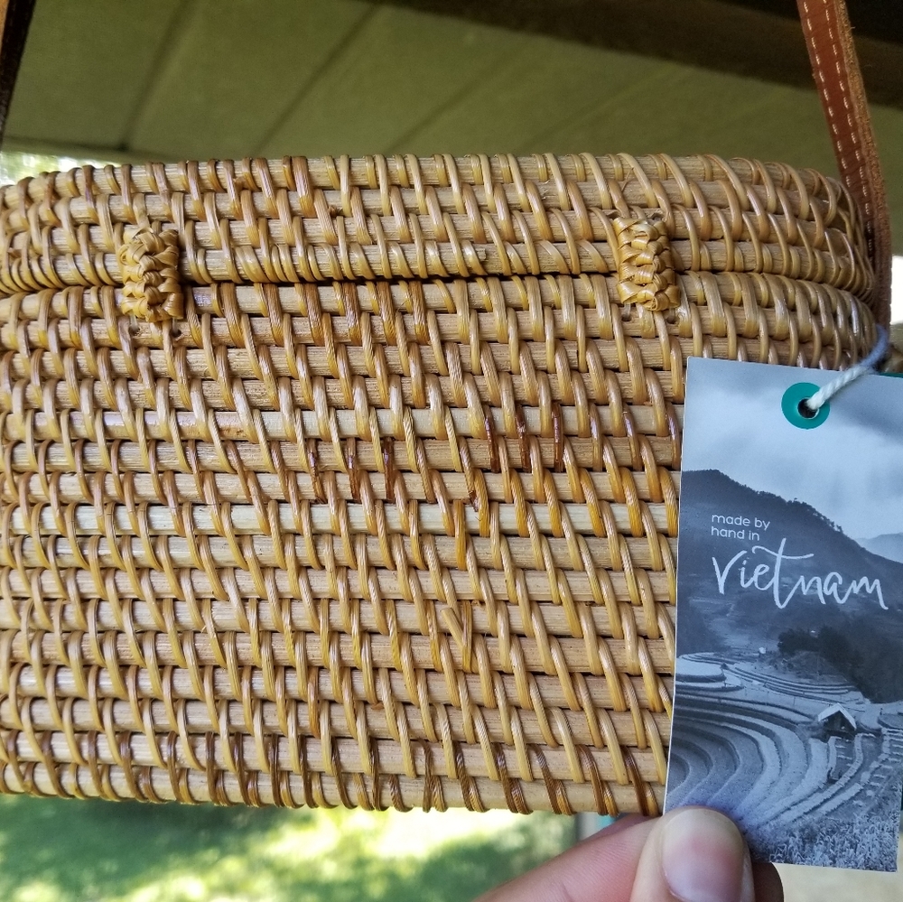 NWT Rattan straw crossbody camera purse - Picture 2 of 4